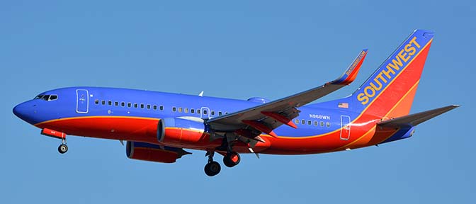 Southwest Boeing 737-7H4 N968WN, Phoenix Sky Harbor, January 24, 2016